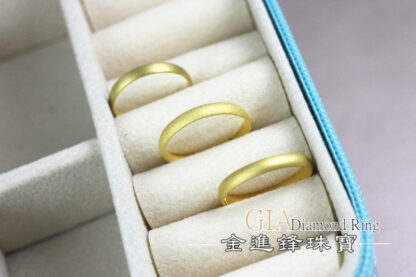 霧面素圈黃金尾戒 重0.38錢 G023152：圖片 3