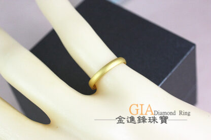 霧面素圈黃金尾戒 重0.38錢 G023152：圖片 7