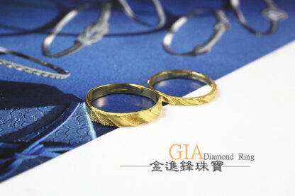 簡約斜紋黃金對戒 重1.33錢 G023493：圖片 3