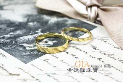 簡約斜紋黃金對戒 重1.33錢 G023493：圖片 4
