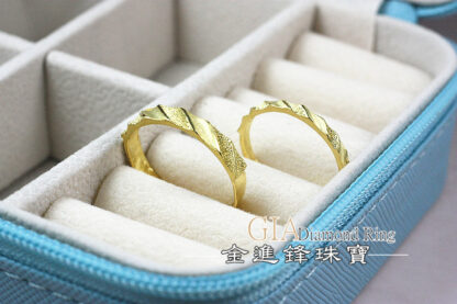 簡約斜紋黃金對戒 重1.33錢 G023493：圖片 5