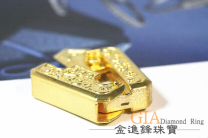 黃金蘿蔔刀金飾擺件G020157 - Image 3