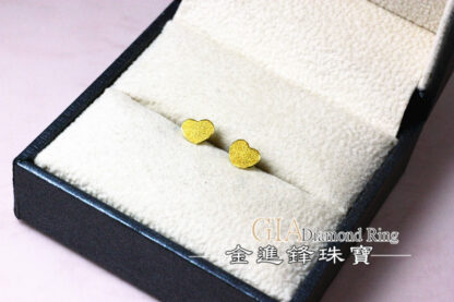 鑽沙愛心黃金耳環 重0.22錢 G023705：圖片 4