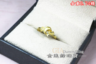 鑽砂海豚黃金女戒 重0.74錢 G023933